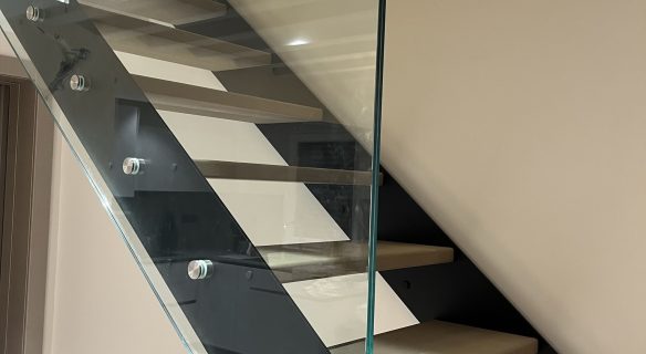 Metalne/montažne stepenice L-20